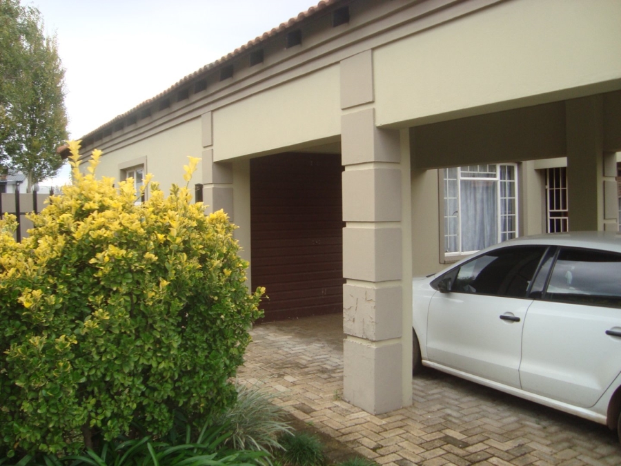 2 Bedroom Property for Sale in Flamwood North West